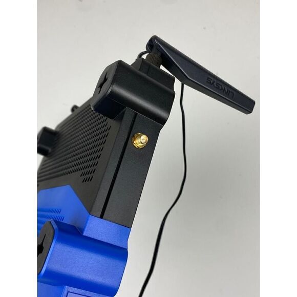 Linksys WRT1900AC 1300 Mbps 4 Port Dual-Band Wi-Fi Router AF1417 - Picture 6 of 8